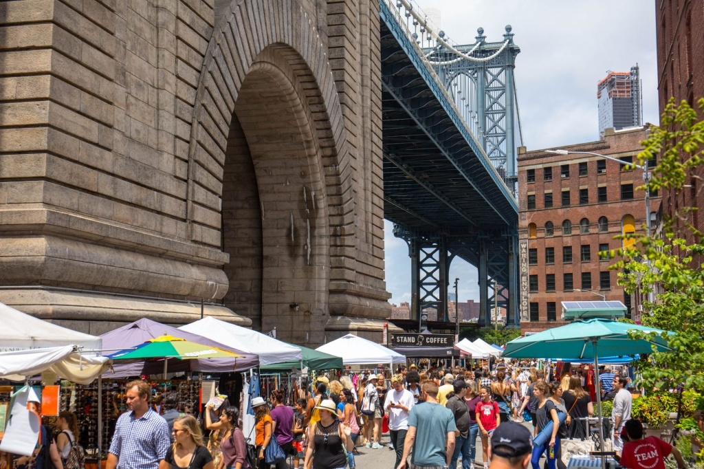 Как уличные рынки улучшают города