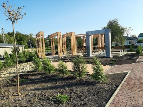 Площадь перед храмом «Всех Святых», с. Синявское, Ростовская область (2020 год)