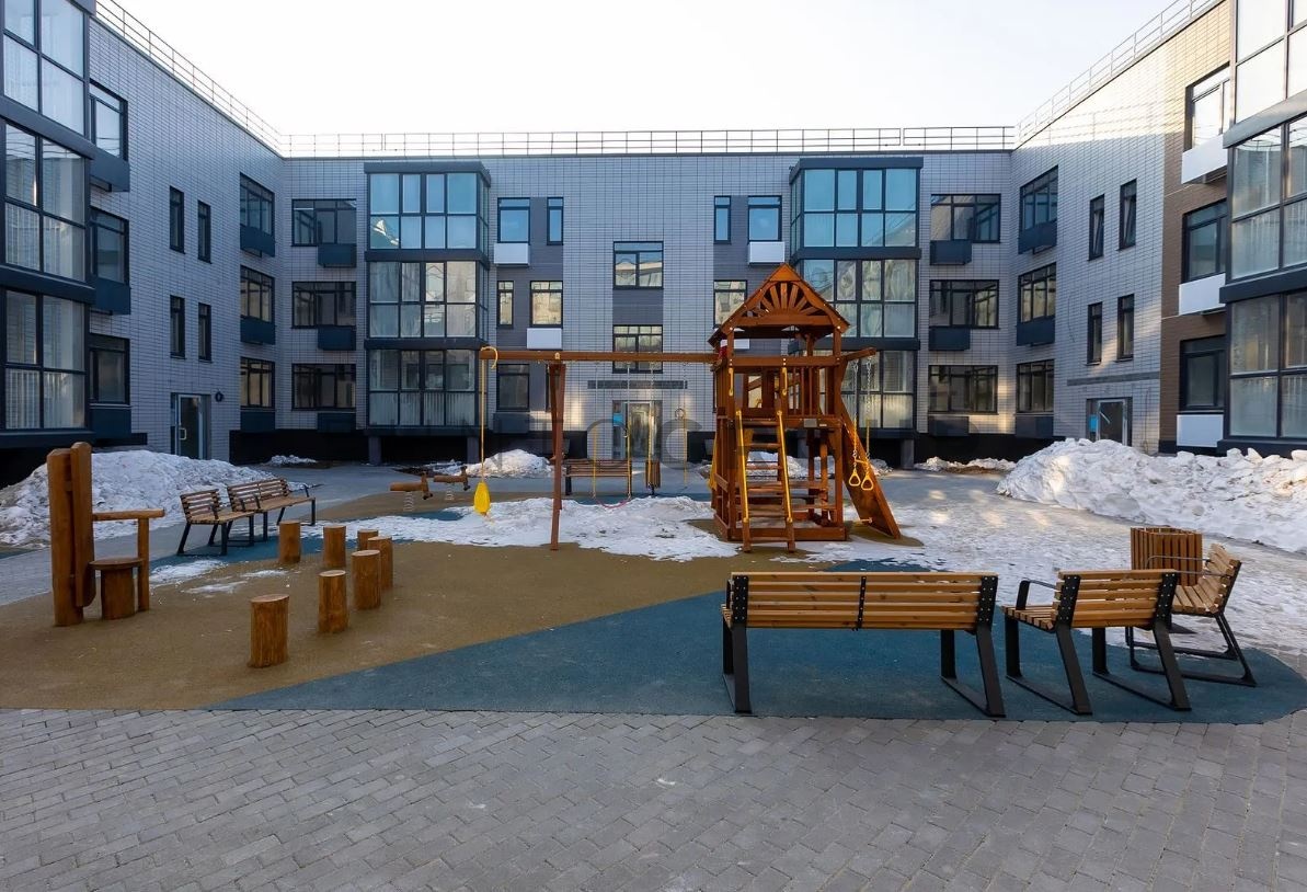 Жилой комплекс "Формат" расположен на территории населенного пункта Зима Южная в Надеждинском районе (улица Озерная). Владивосток