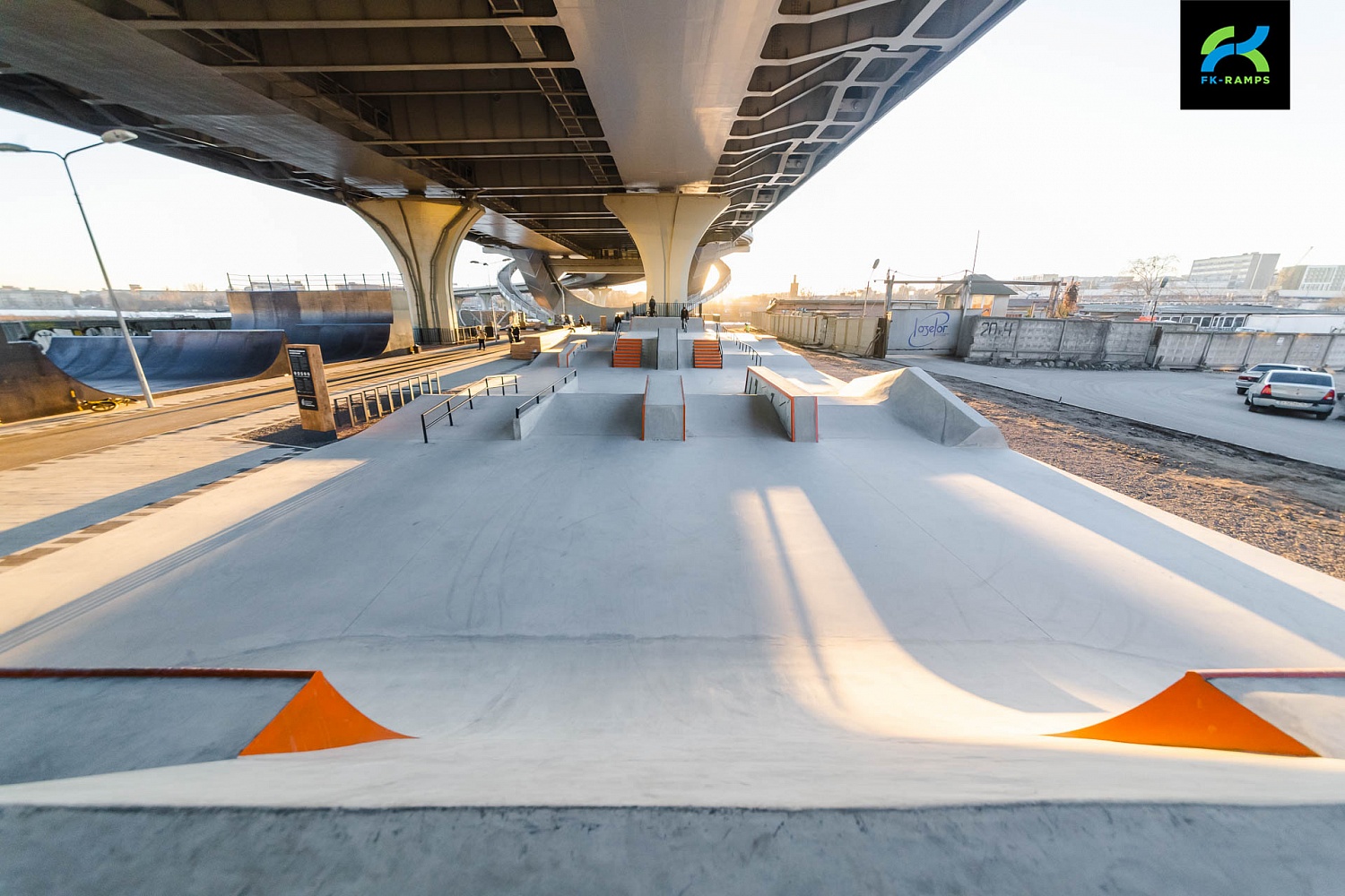 Бетонный скейт-парк под мостом Бетанкура, Санкт-Петербург (2020 год)