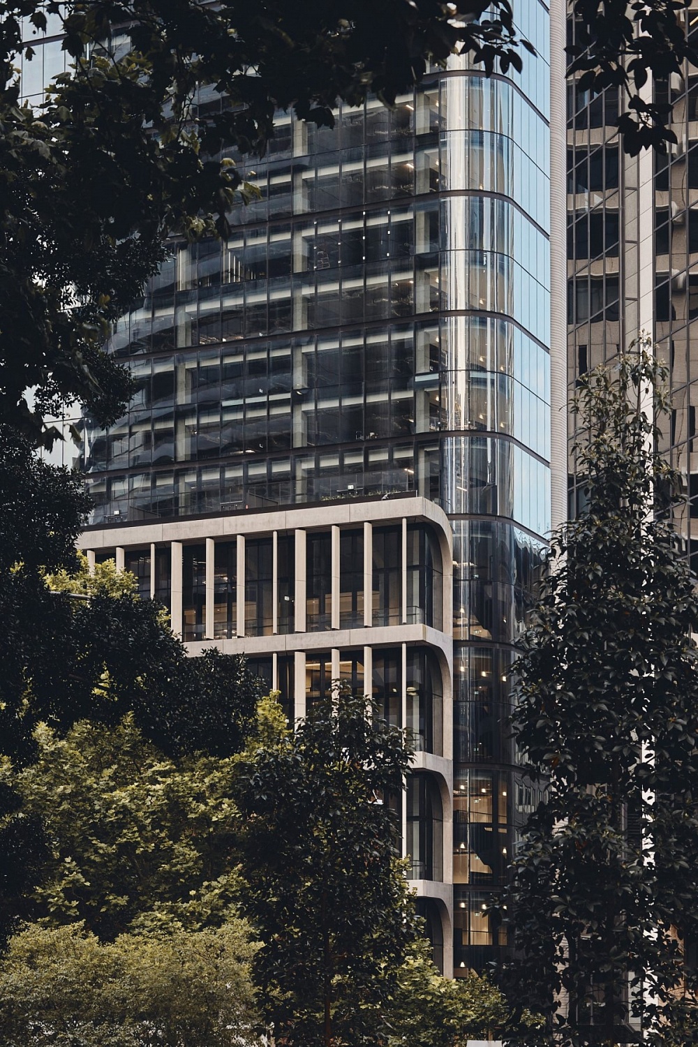 «Скульптурный» офисный небоскрёб в Сиднее от архитектурного бюро Grimshaw